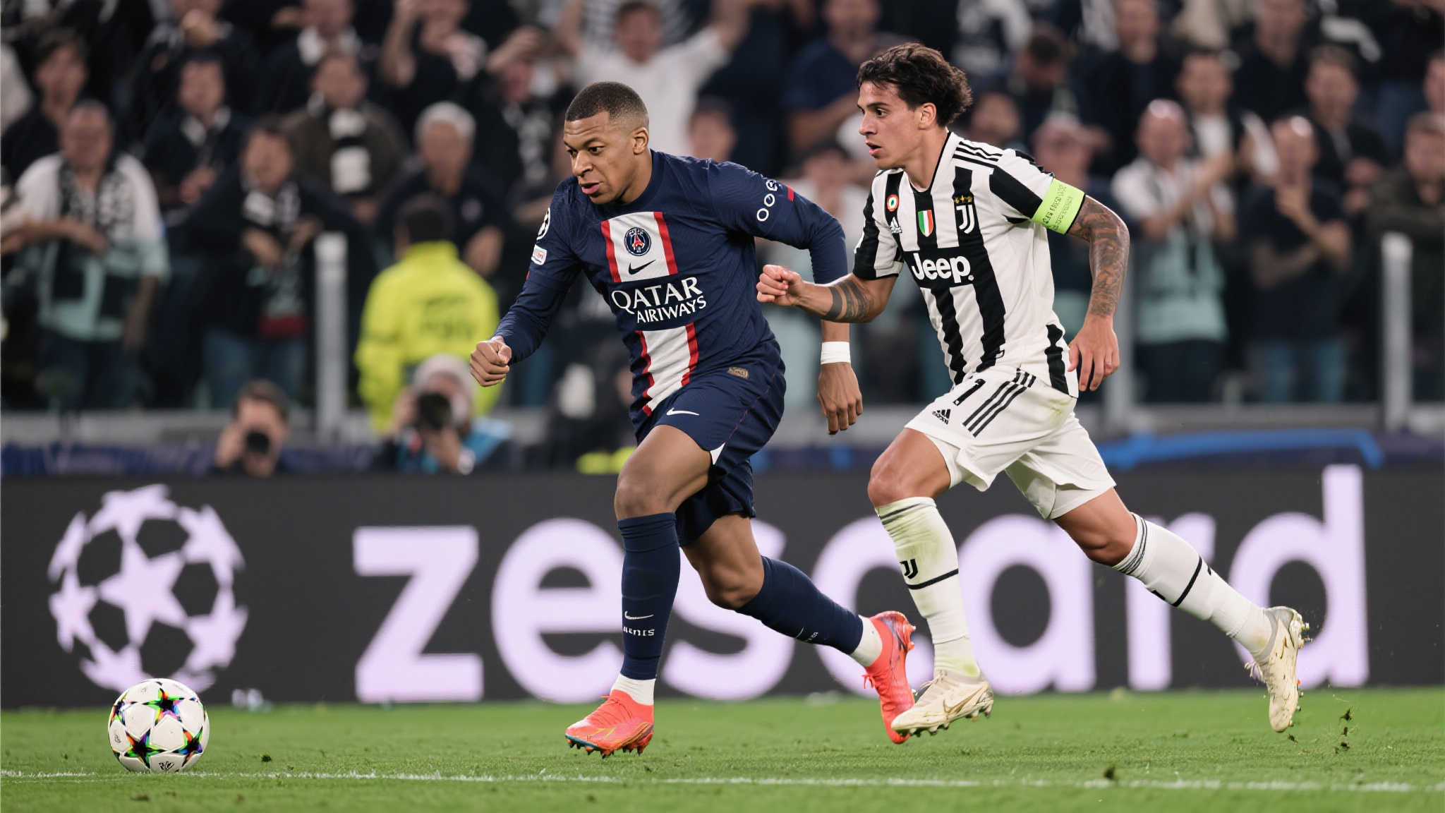 青春力量与金元驱动:巴黎圣日耳曼未来能否称霸足坛 2023/24赛季初期,不少球迷对法国国内杯赛以及